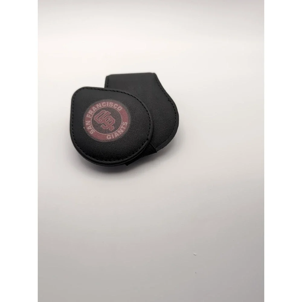San‎ Francisco Giants  Magnetic Clip Sunglass Holder